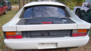 Illustration for article titled Taurus SHO-powered Faux-rarri limo is as weird as it sounds